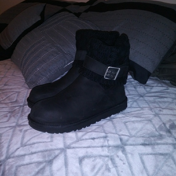 UGG Boots - Picture 1 of 4